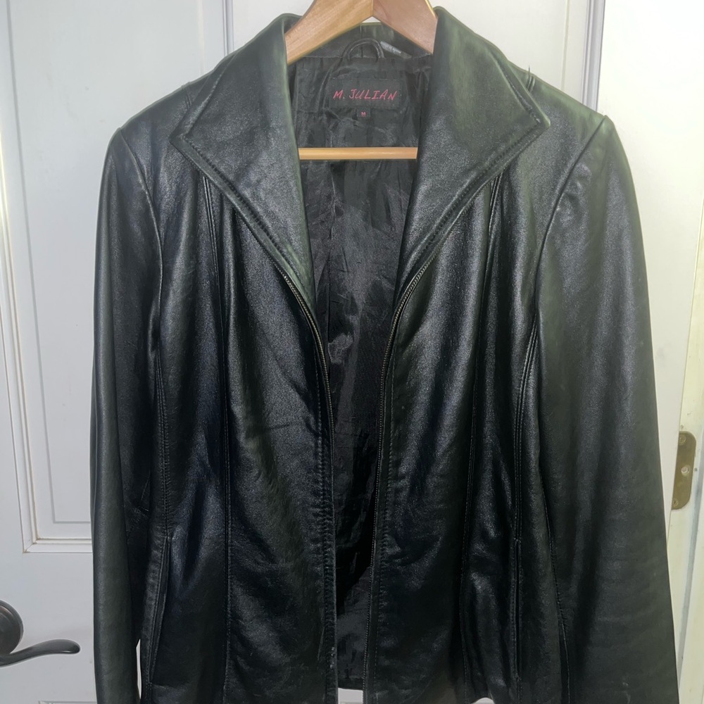 Elegant Black Leather Jacket for Women